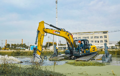 水陸兩棲液壓挖掘機(jī)