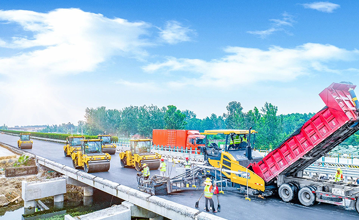 江蘇高速上演徐工成套道路機(jī)械大片！