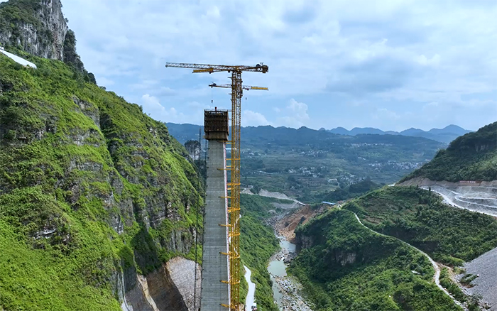 綠色低碳 | 徐工超大塔助建內蒙熱電聯(lián)產項目